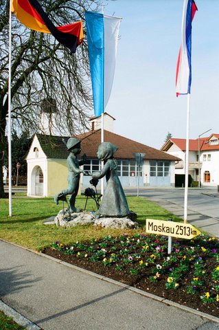 Скульптура Александра и Дмитрия Рябичева в Данкендорфе. Фото А. Загряжской